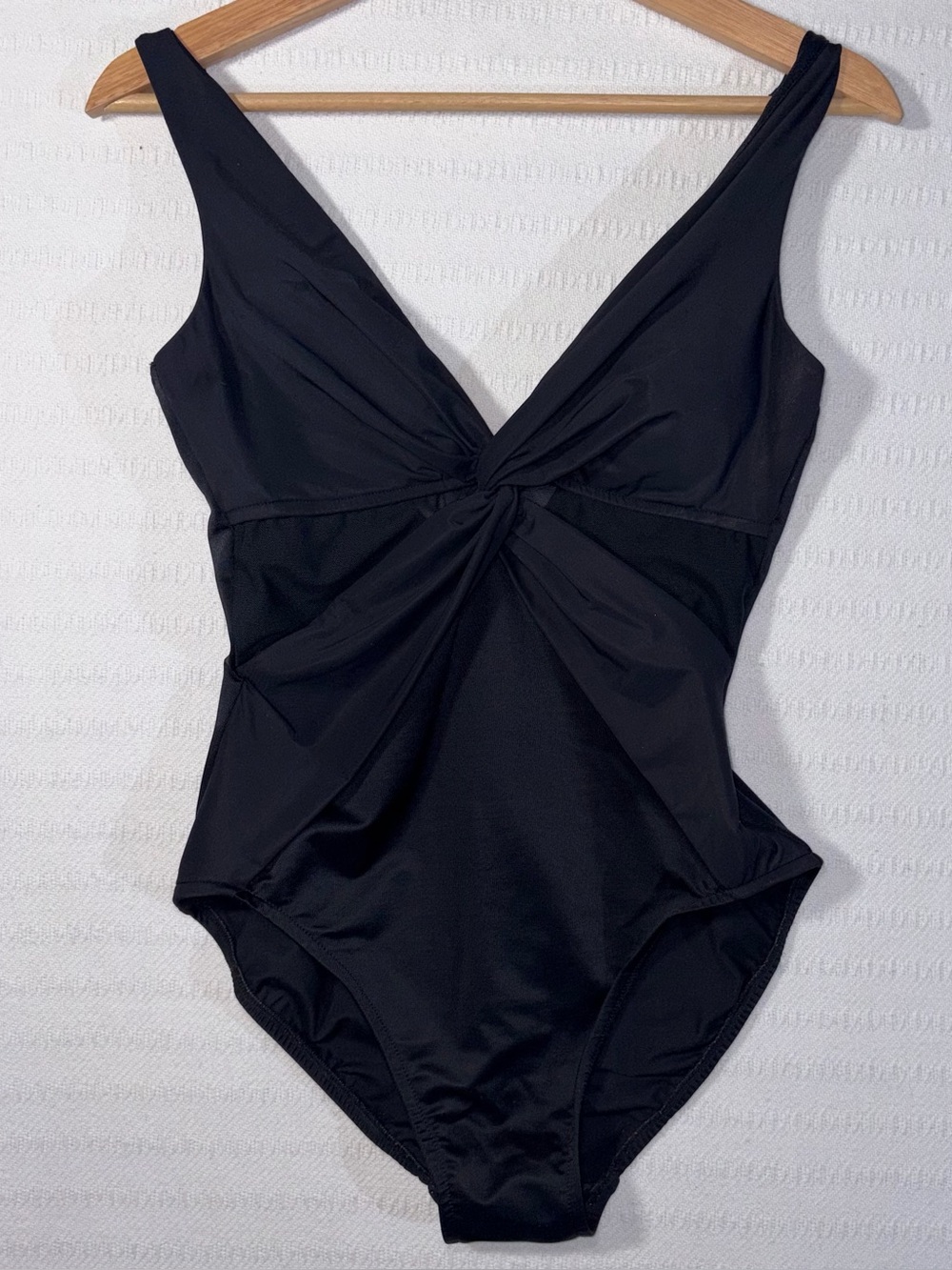 Miraclesuit Black One Piece Swimsuit Womens 10 V Neck Built In Bra Slimming